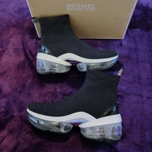 Michael Kors Olympia Knit Bootie - Picture 4 of 11